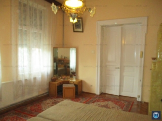 Casa cu 6 camere de vanzare, zona Ultracentral, 270 mp