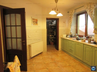 Vila cu 6 camere de vanzare, zona Albert, 355.63 mp