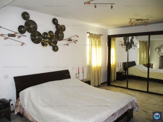 Vila cu 7 camere de vanzare, zona Exterior Vest, 371 mp