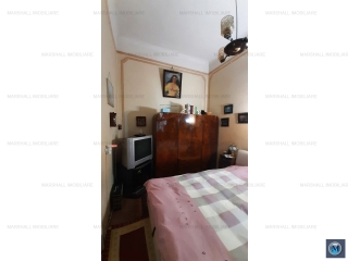 Vila cu 10 camere de vanzare, zona Central, 283.85 mp