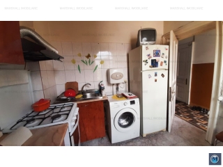 Vila cu 10 camere de vanzare, zona Central, 283.85 mp