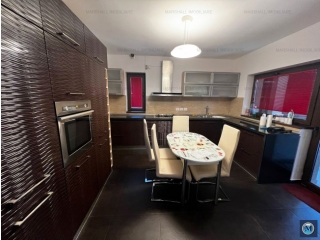 Vila cu 7 camere de vanzare in Paulesti, 372.65 mp
