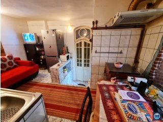 Casa cu 2 camere de vanzare, zona Central, 70 mp