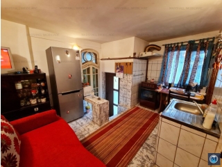 Casa cu 2 camere de vanzare, zona Central, 70 mp