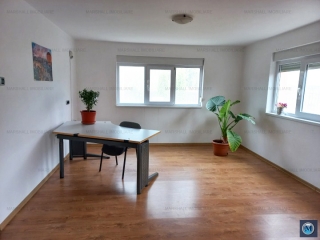 Vila cu 10 camere de vanzare in Banesti, 250 mp