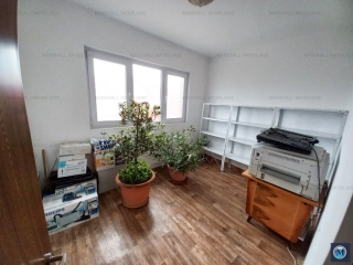 Vila cu 10 camere de vanzare in Banesti, 250 mp