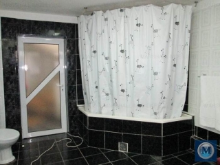 Vila cu 7 camere de vanzare, zona Republicii, 360 mp