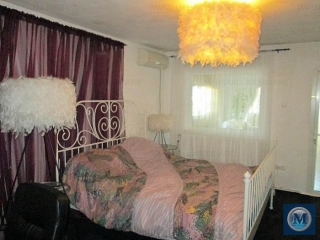 Vila cu 7 camere de vanzare, zona Republicii, 360 mp