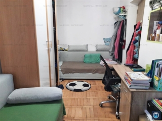 Apartament 3 camere de vanzare, zona Cina, 57 mp