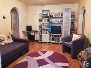 Apartament 3 camere de vanzare, zona Cina, 57 mp