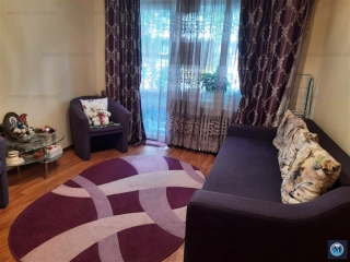 Apartament 3 camere de vanzare, zona Cina, 57 mp