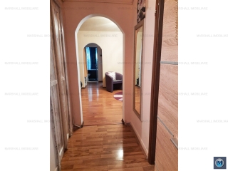 Apartament 3 camere de vanzare, zona Cina, 57 mp