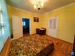 Casa cu 7 camere de vanzare in Baicoi, 265 mp