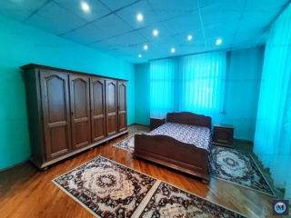 Casa cu 7 camere de vanzare in Baicoi, 265 mp