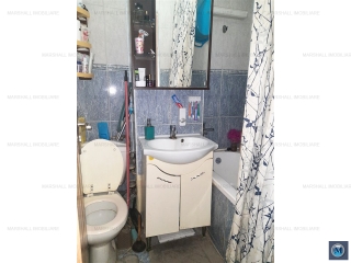 Apartament 4 camere de vanzare, zona Vest, 52 mp