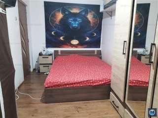 Apartament 4 camere de vanzare, zona Vest, 52 mp