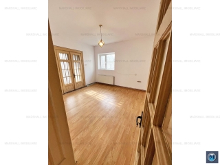 Vila cu 7 camere de vanzare in Urlati, zona Central, 205 mp
