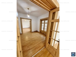 Vila cu 7 camere de vanzare in Urlati, zona Central, 205 mp