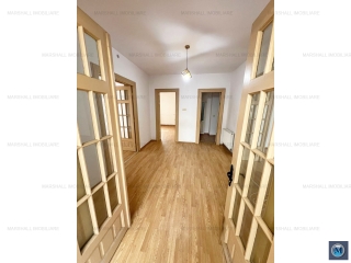 Vila cu 7 camere de vanzare in Urlati, zona Central, 205 mp