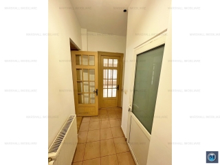 Vila cu 7 camere de vanzare in Urlati, zona Central, 205 mp