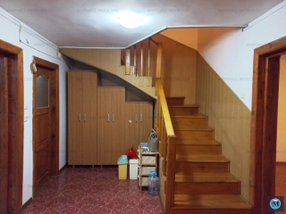 Vila cu 7 camere de vanzare, zona Marasesti, 249.12 mp