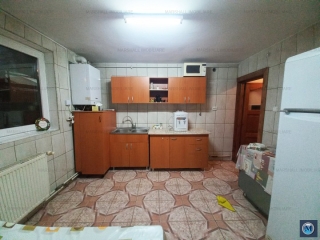 Vila cu 7 camere de vanzare, zona Marasesti, 249.12 mp