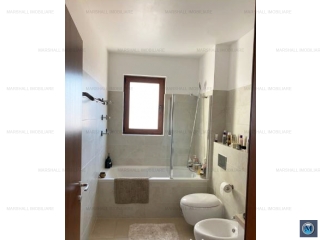 Apartament 3 camere de vanzare, zona Central, 110 mp