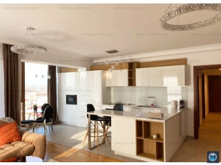 Apartament 3 camere de vanzare, zona Central, 110 mp