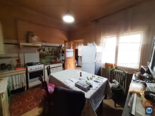 Casa cu 4 camere de vanzare, zona Cantacuzino, 178 mp