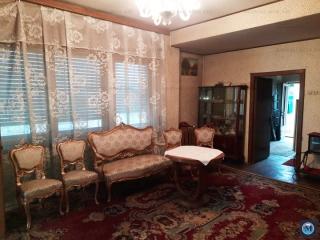Casa cu 4 camere de vanzare, zona Cantacuzino, 178 mp