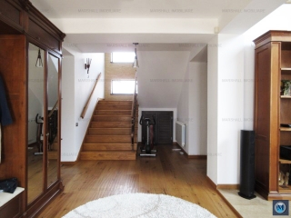 Vila cu 5 camere de vanzare, zona Traian, 352.1 mp