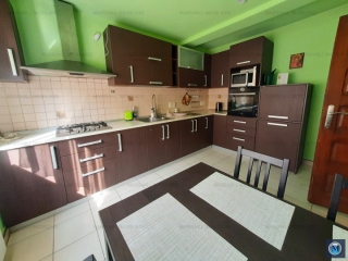 Vila cu 7 camere de vanzare, zona Central