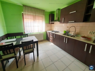 Vila cu 7 camere de vanzare, zona Central