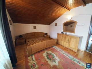 Vila cu 7 camere de vanzare, zona Central