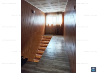 Vila cu 8 camere de vanzare in Strejnicu, 245.42 mp