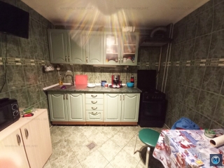 Vila cu 8 camere de vanzare in Strejnicu, 245.42 mp