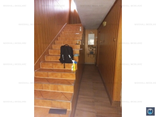Vila cu 8 camere de vanzare in Strejnicu, 245.42 mp