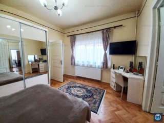 Casa cu 5 camere de vanzare, zona Transilvaniei, 157 mp