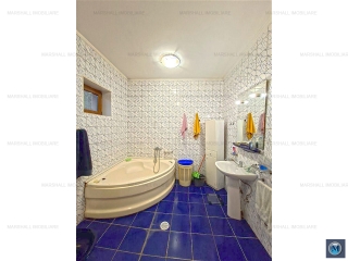 Casa cu 4 camere de vanzare, zona Lupeni, 259 mp