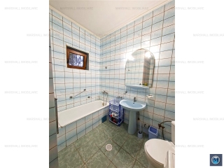 Casa cu 4 camere de vanzare, zona Lupeni, 259 mp