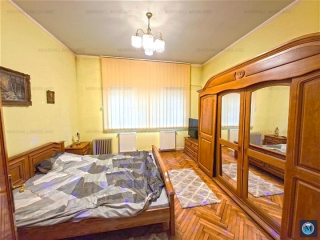 Casa cu 4 camere de vanzare, zona Lupeni, 259 mp