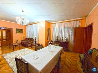 Casa cu 4 camere de vanzare, zona Lupeni, 259 mp