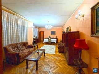 Casa cu 4 camere de vanzare, zona Lupeni, 259 mp
