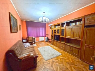 Casa cu 4 camere de vanzare, zona Lupeni, 259 mp