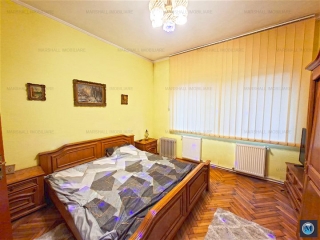 Casa cu 4 camere de vanzare, zona Lupeni, 259 mp