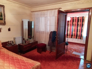 Casa cu 6 camere de vanzare in Baicoi, zona Exterior Vest, 185.11 mp