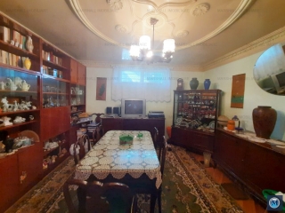 Casa cu 6 camere de vanzare in Baicoi, zona Exterior Vest, 185.11 mp