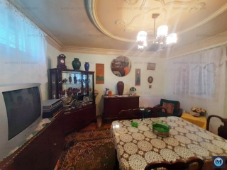Casa cu 6 camere de vanzare in Baicoi, zona Exterior Vest, 185.11 mp