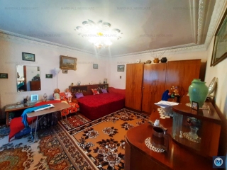 Casa cu 6 camere de vanzare in Baicoi, zona Exterior Vest, 185.11 mp