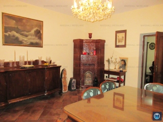 Casa cu 7 camere de vanzare, zona Central, 268 mp